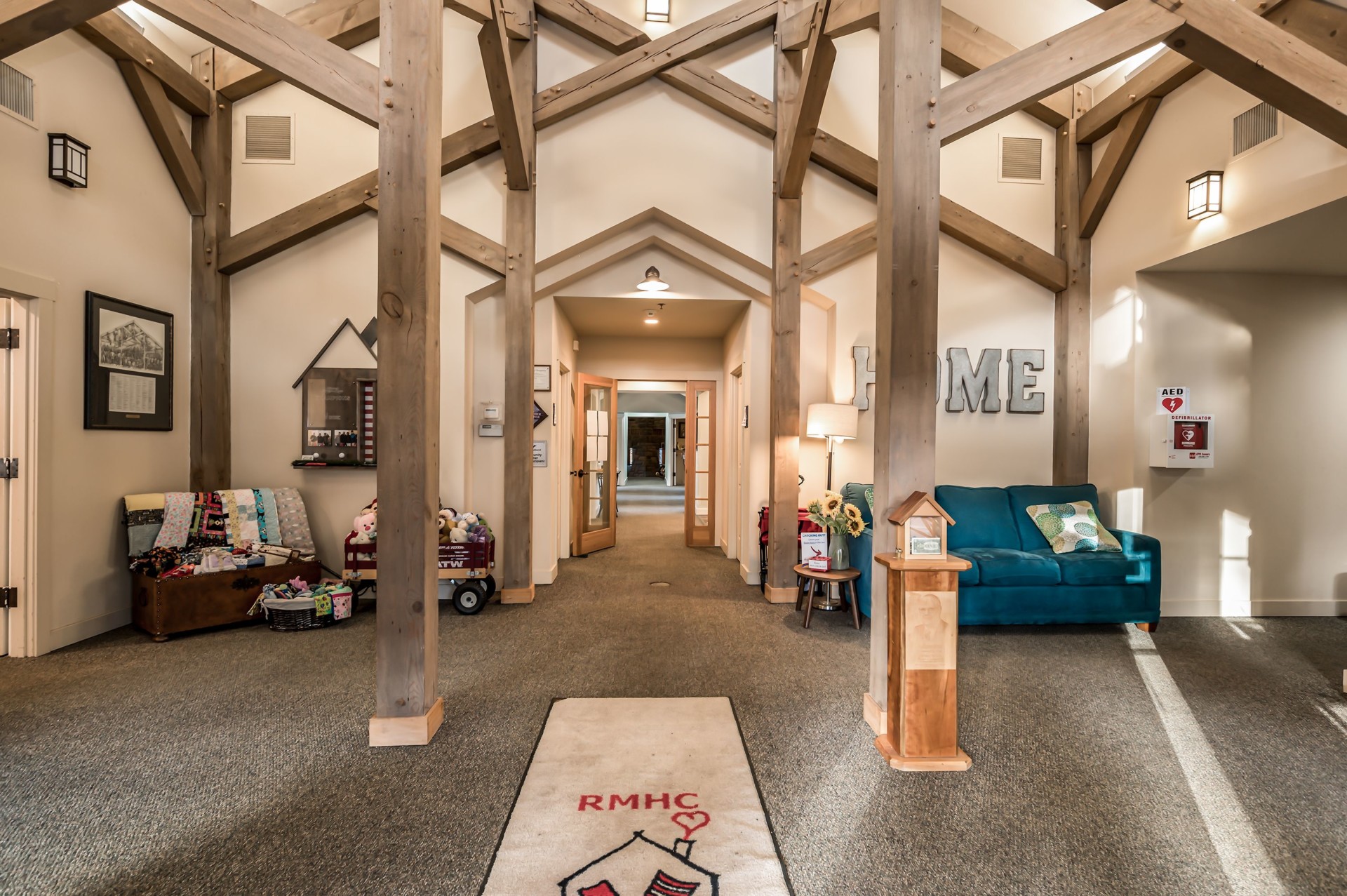 Image of the inside of the Bend House lobby